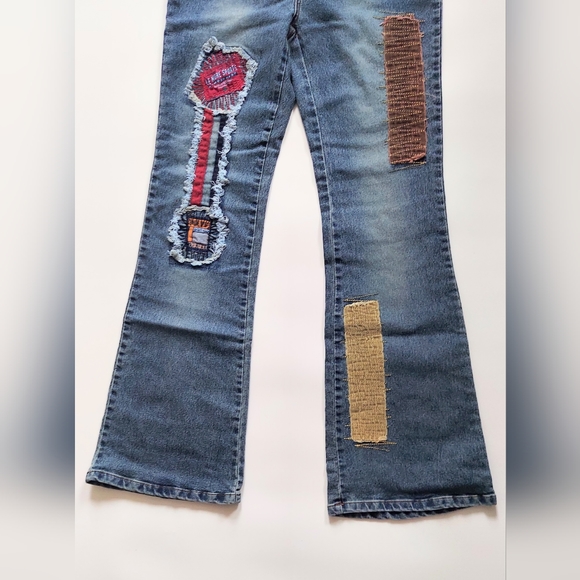 Le More Size 13 Unique Embroidered Patch Flared Denim Blue Jeans - Picture 7 of 11
